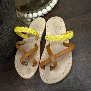 Caruso Sandali Ravello‎ Italian Sandals Girls Sz 8 Gold Double Strap Flat